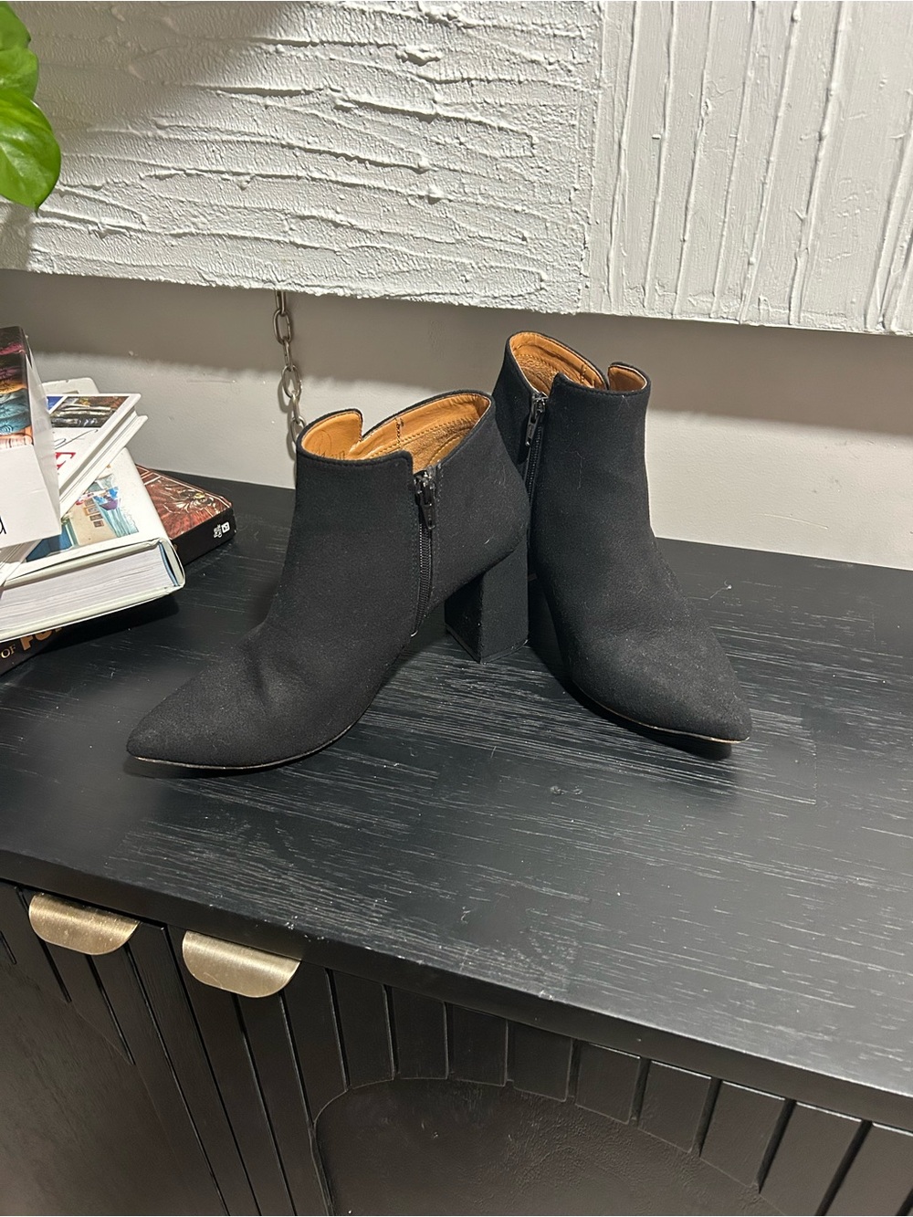 Will’s Vegan Shoes Black Point Toe Ankle Boots Size 39 Vegan Suede Block Heel